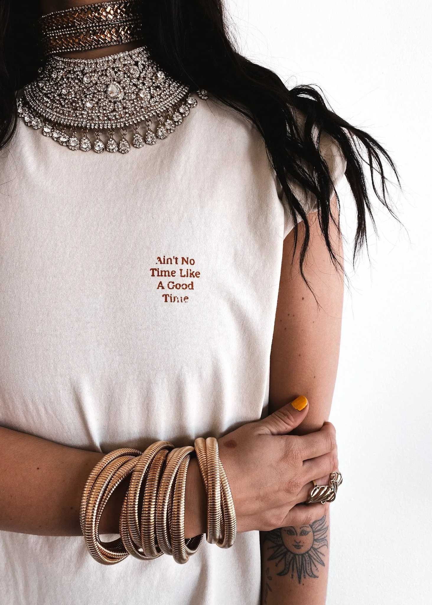 AIN'T NO TIME LIKE A GOOD TIME SIDE SLIT TEE