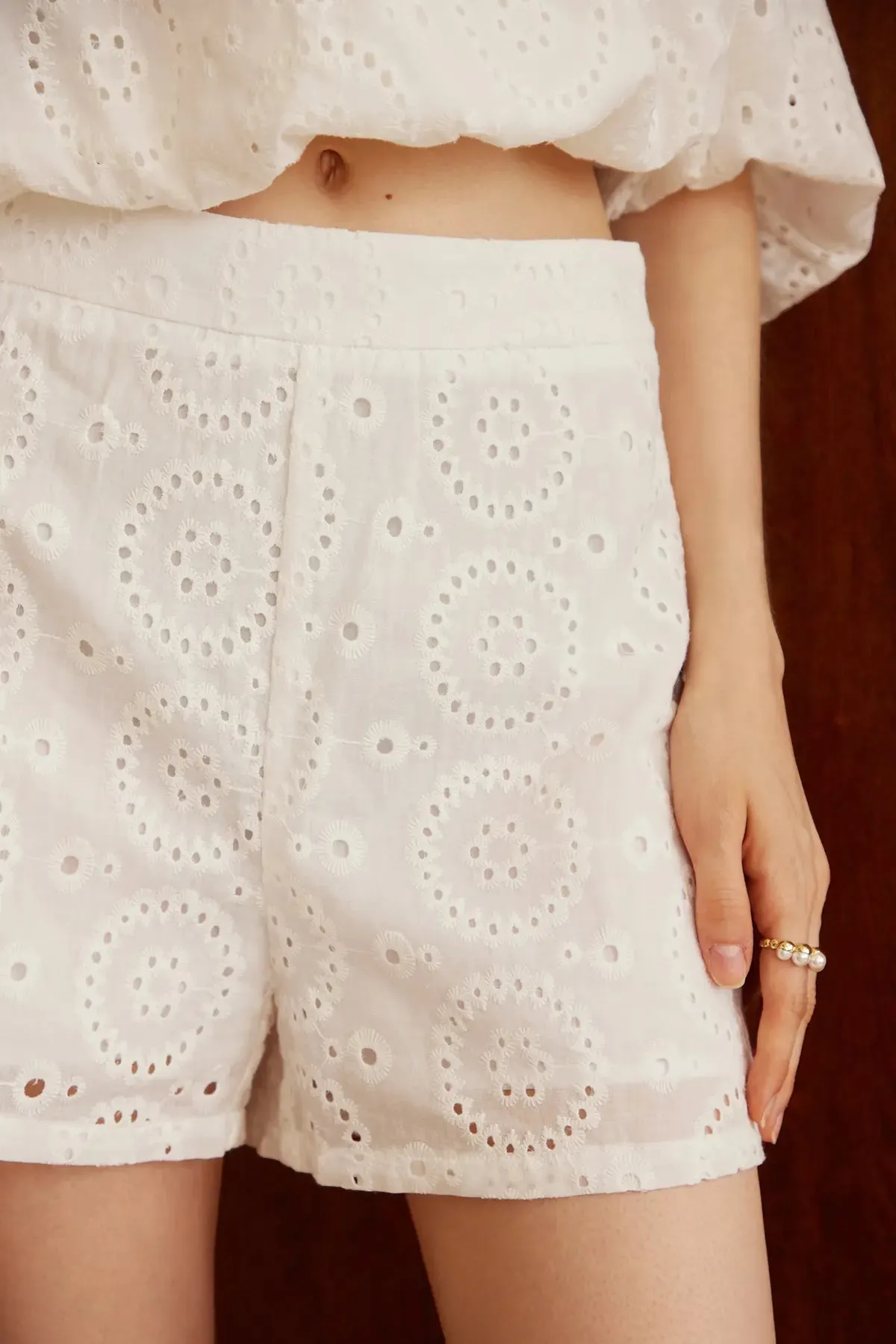 Eyelet Embroidery Zipper Side Shorts