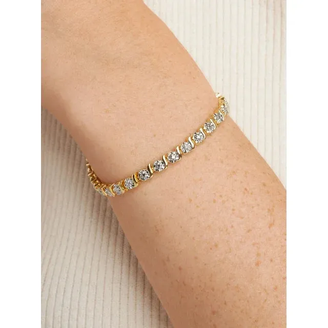Forever Facets Diamond Accent Butterfly Charm 18k