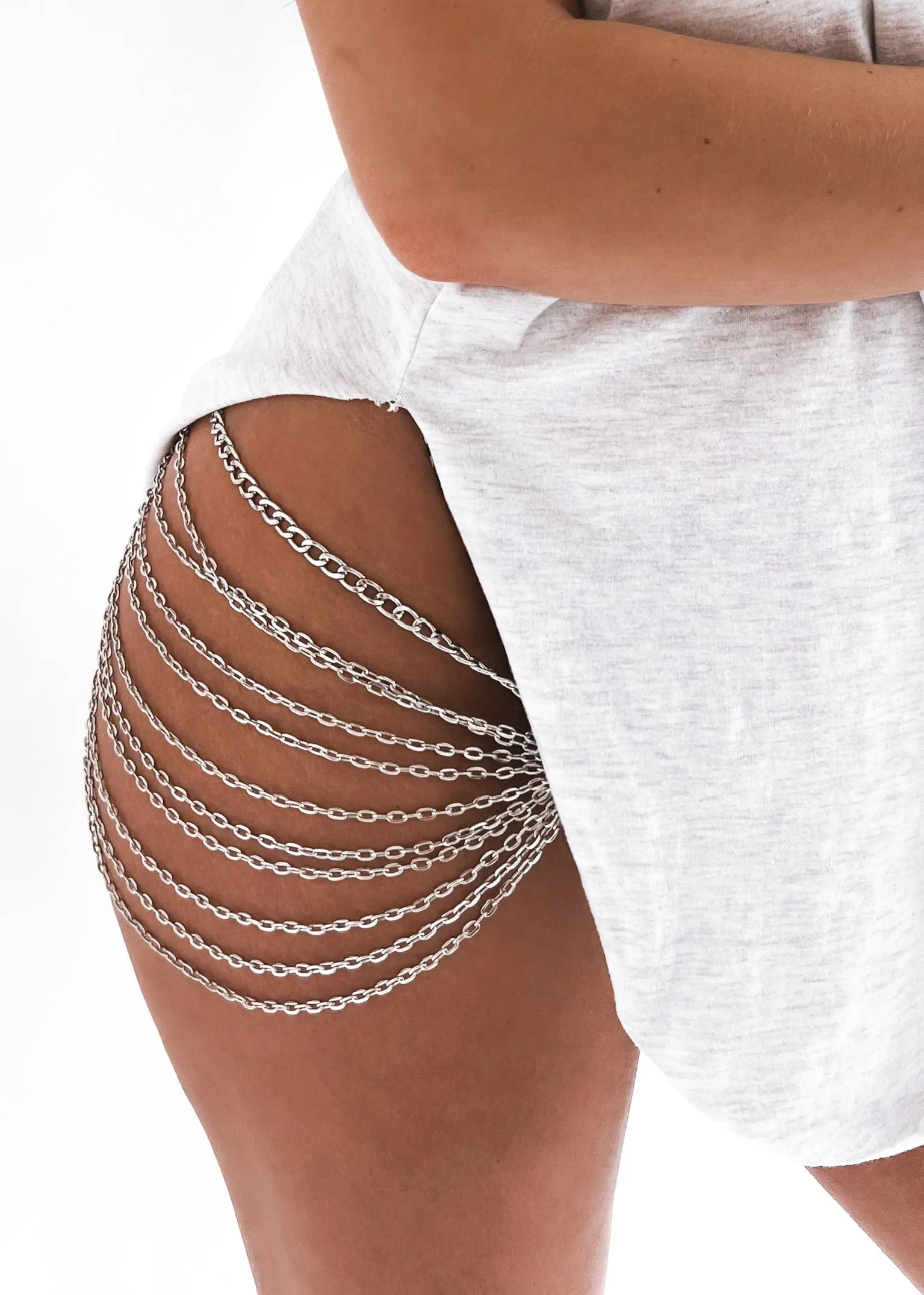 GOOD THINGS ARE COMING SIDE SLIT TEE