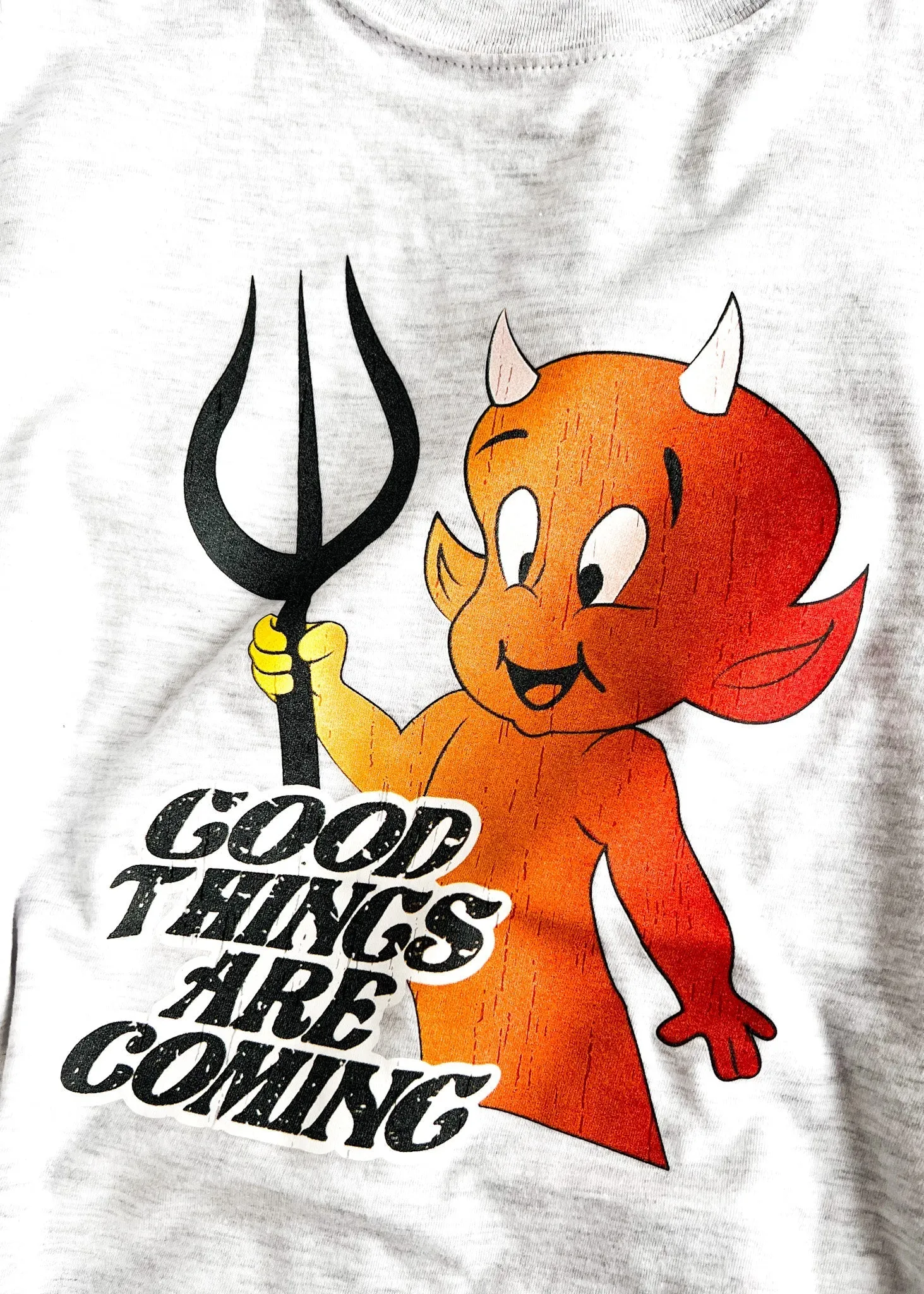 GOOD THINGS ARE COMING SIDE SLIT TEE