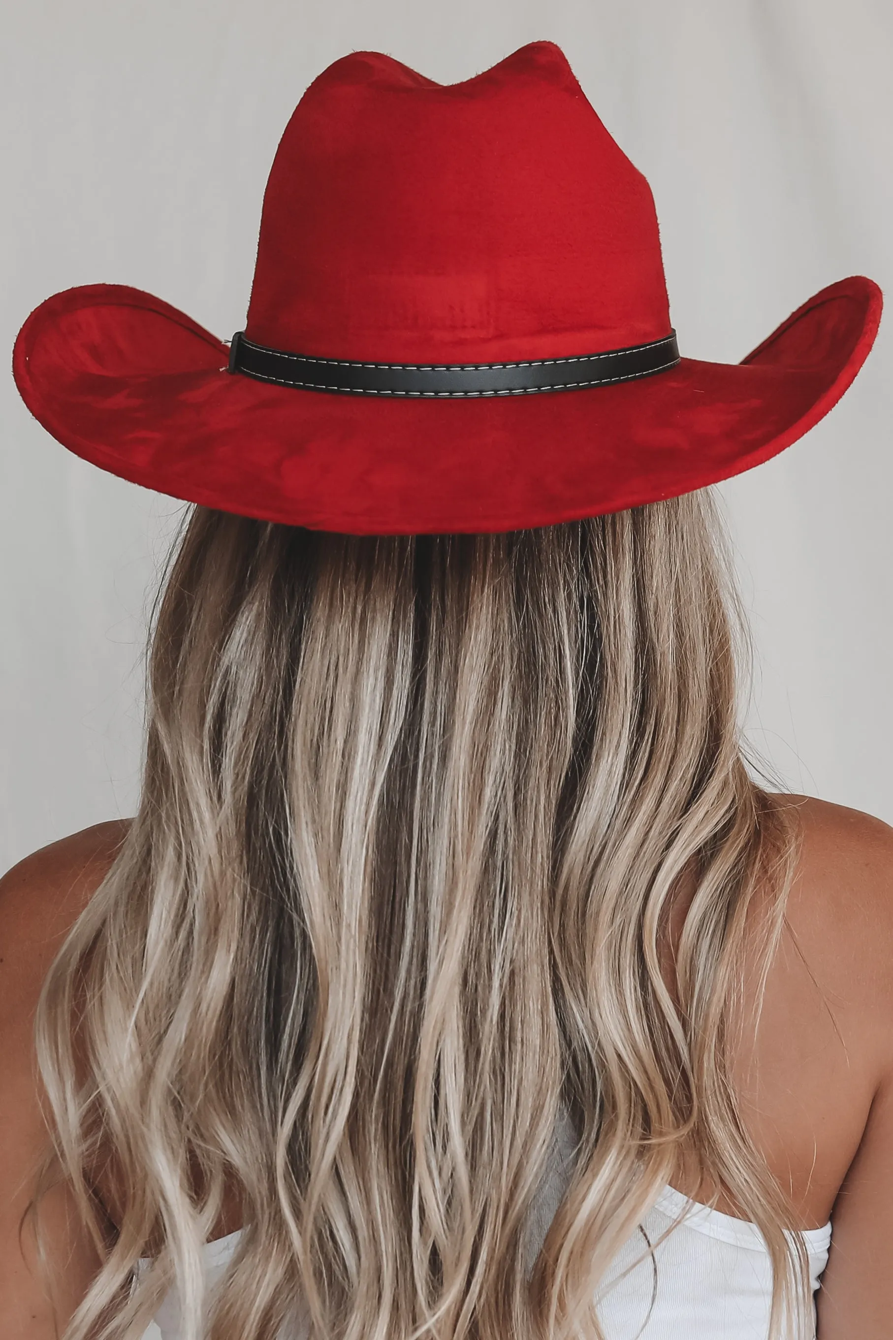 Sure! To optimize the title for better search visibility and appeal, we can add relevant keywords and modifiers to highlight key features. Heres a suggestion:

Stylish Unisex Vegan Western Cowboy Hat - Eco-Friendly, Classic Design

This title highlights the style, unisex nature, vegan material, and western theme, while also adding eco-friendly and classic design to attract more attention.