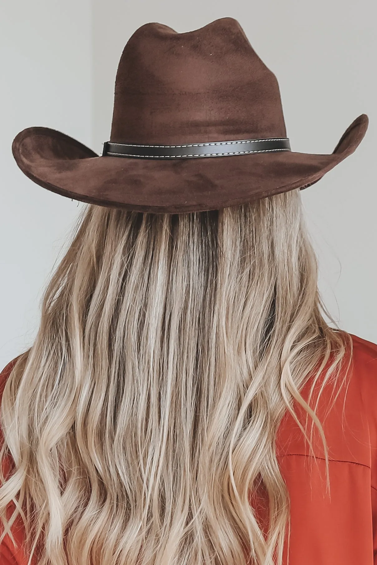 Sure! To optimize the title for better search visibility and appeal, we can add relevant keywords and modifiers to highlight key features. Heres a suggestion:

Stylish Unisex Vegan Western Cowboy Hat - Eco-Friendly, Classic Design

This title highlights the style, unisex nature, vegan material, and western theme, while also adding eco-friendly and classic design to attract more attention.