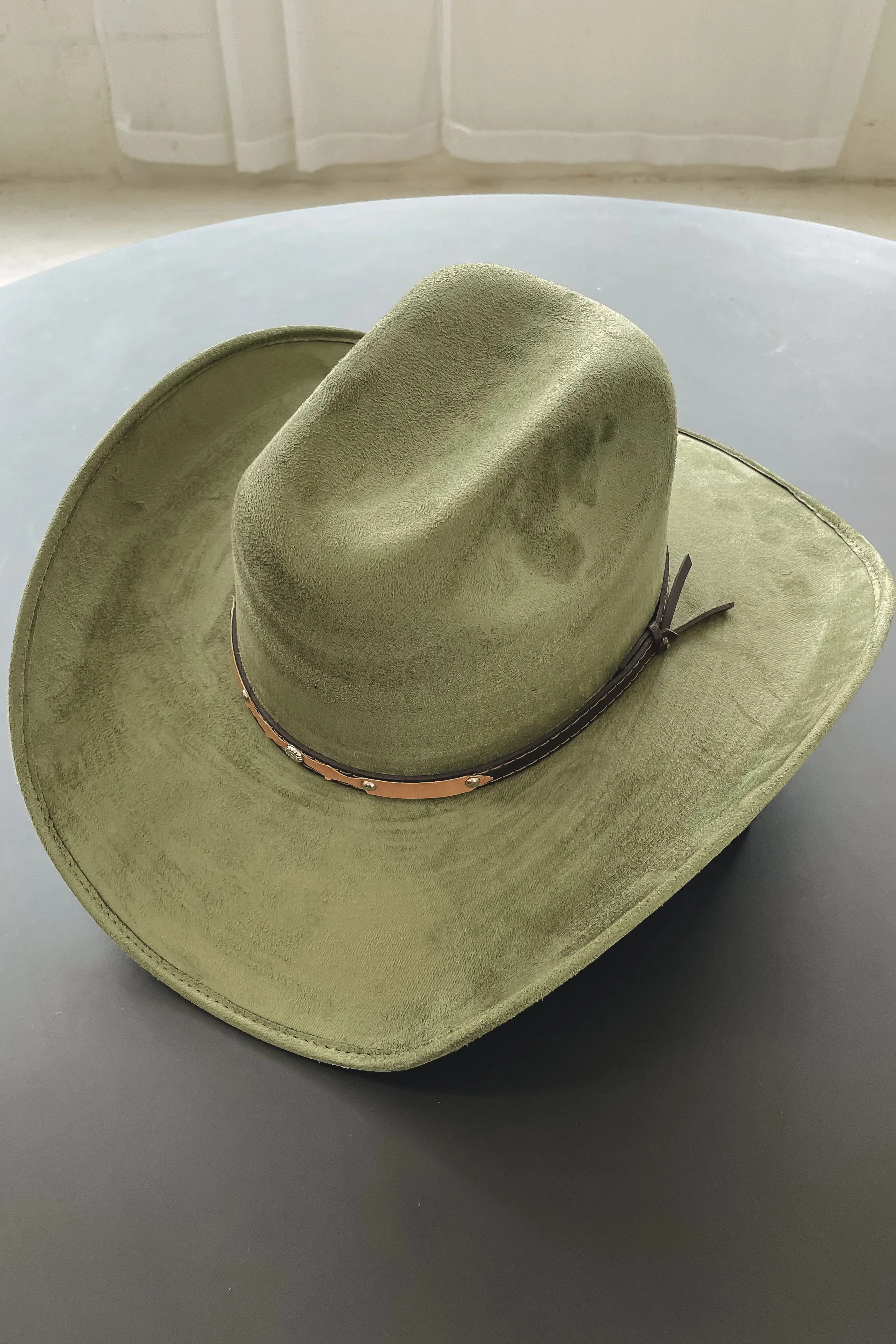 Sure! To optimize the title for better search visibility and appeal, we can add relevant keywords and modifiers to highlight key features. Heres a suggestion:

Stylish Unisex Vegan Western Cowboy Hat - Eco-Friendly, Classic Design

This title highlights the style, unisex nature, vegan material, and western theme, while also adding eco-friendly and classic design to attract more attention.