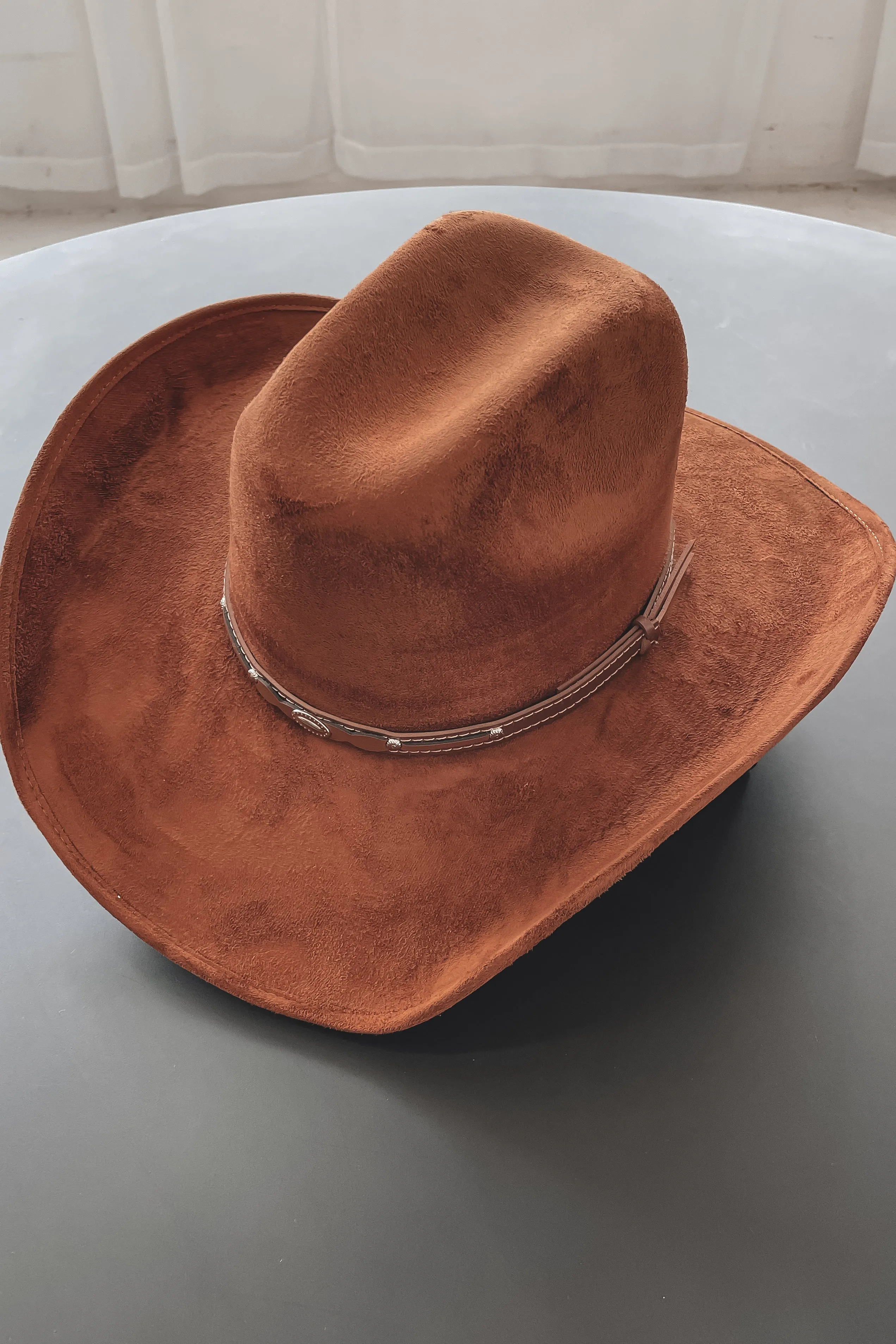 Sure! To optimize the title for better search visibility and appeal, we can add relevant keywords and modifiers to highlight key features. Heres a suggestion:

Stylish Unisex Vegan Western Cowboy Hat - Eco-Friendly, Classic Design

This title highlights the style, unisex nature, vegan material, and western theme, while also adding eco-friendly and classic design to attract more attention.