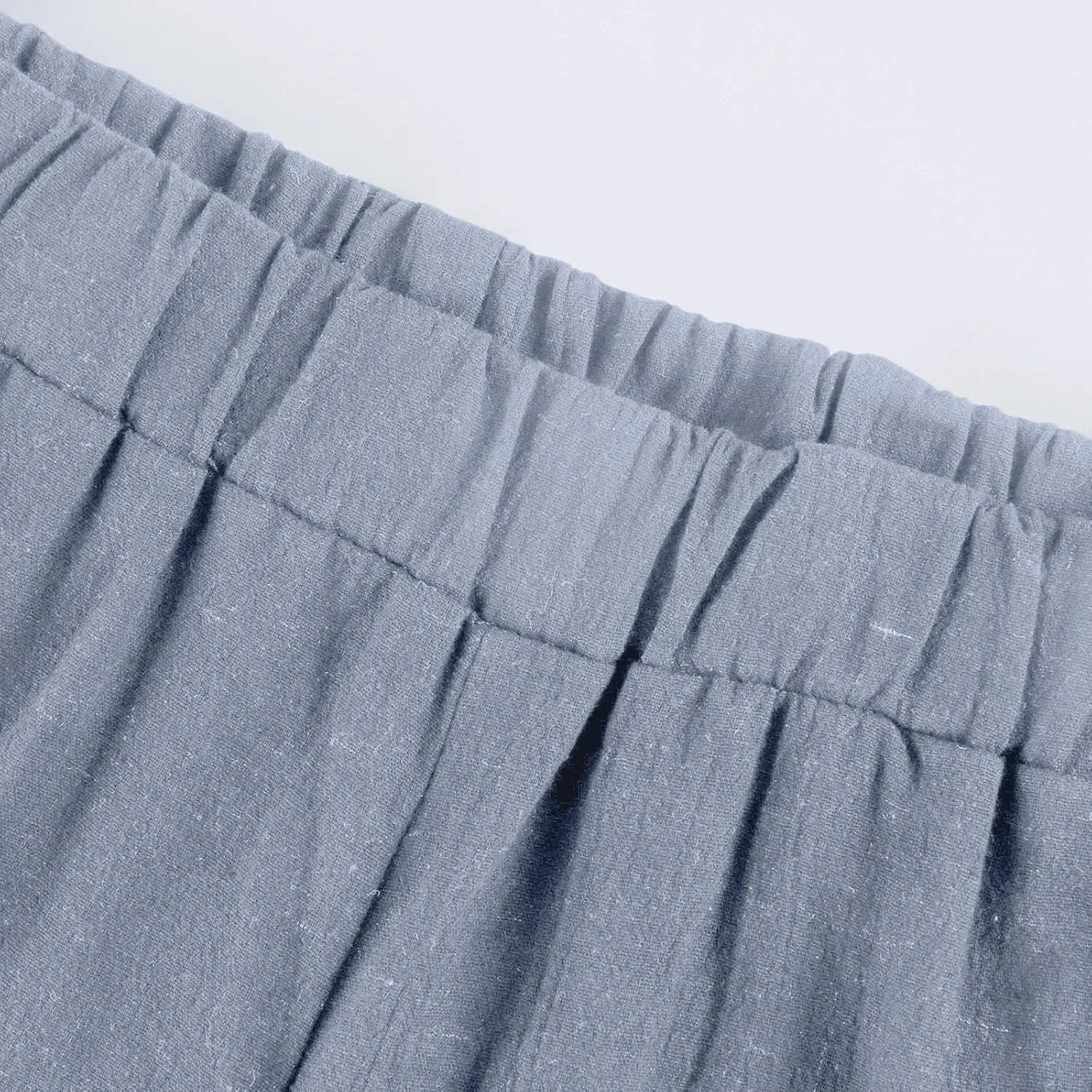 Women's Bermuda Shorts Cotton Linen Knee Length Shorts Casual Lightweight Summer Loose Beach Pants with Pockets